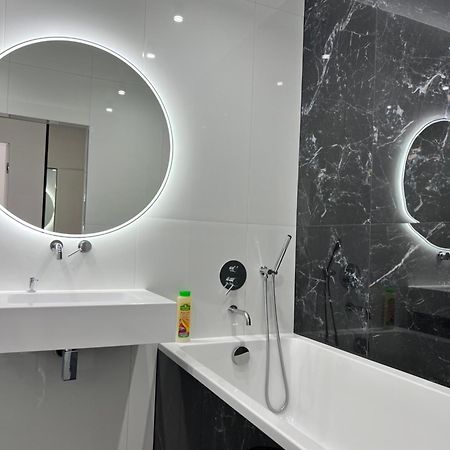 Віп Апартаменти В Районі Автовокзалужк Great House,Жк Арена,Поблизу Обласноі Лікарні Rivne Exterior foto